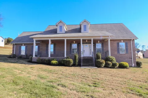 450 Bridle Path Ln