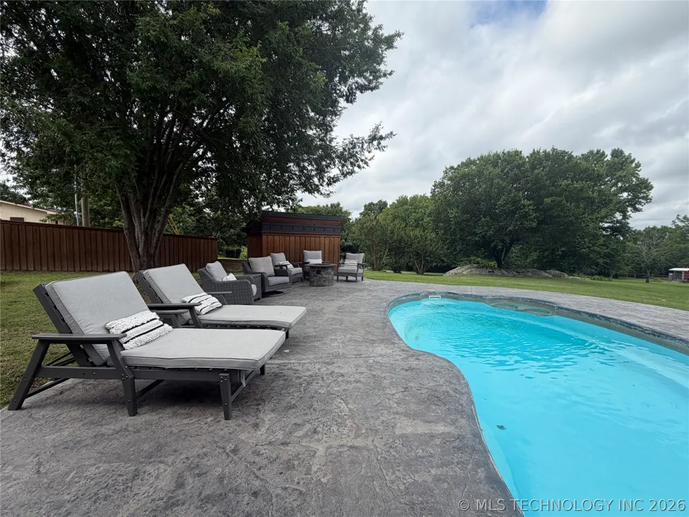 3349 Hardy Springs McAlester, OK 74501