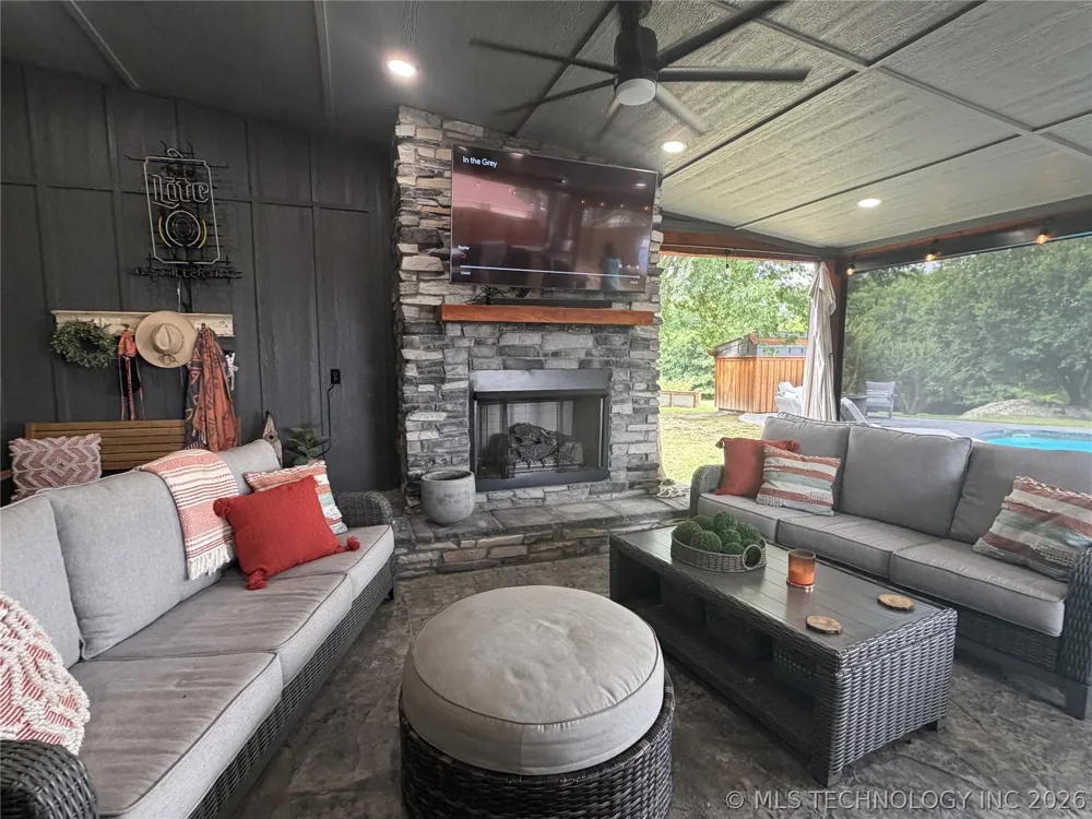 3349 Hardy Springs McAlester, OK 74501