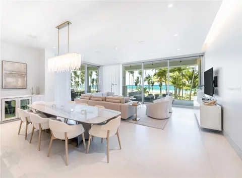 Ocean Drive FOUR SEASONS PRIVATE RESIDENCES #6302