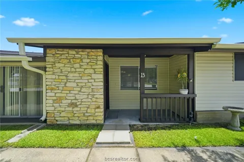 2100 Windsor Drive #13