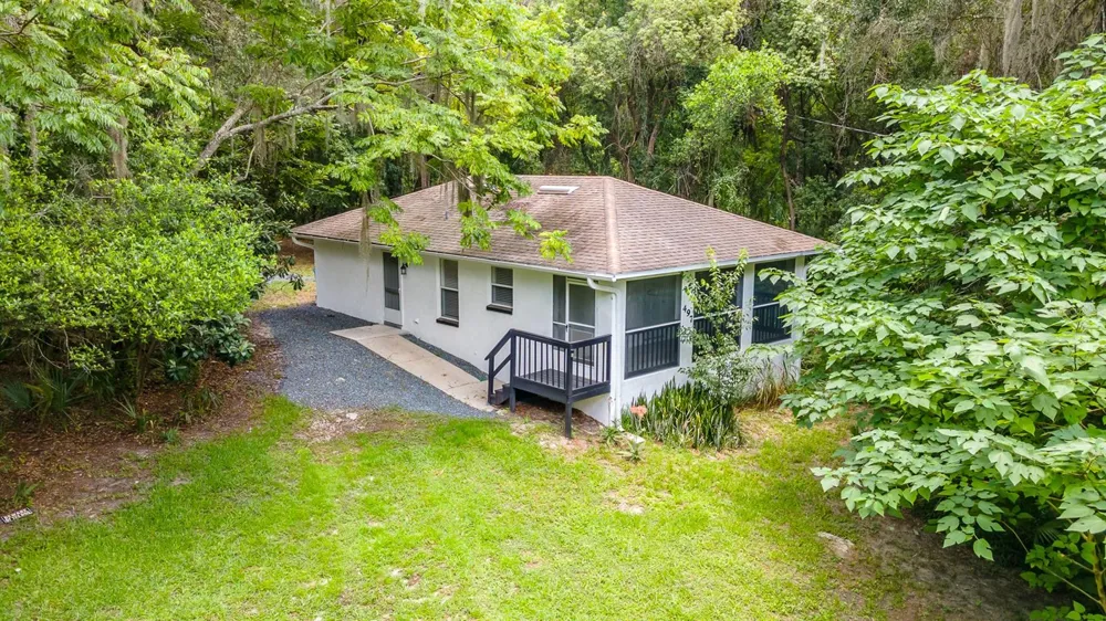 497 W BERESFORD ROAD Deland, FL 32720