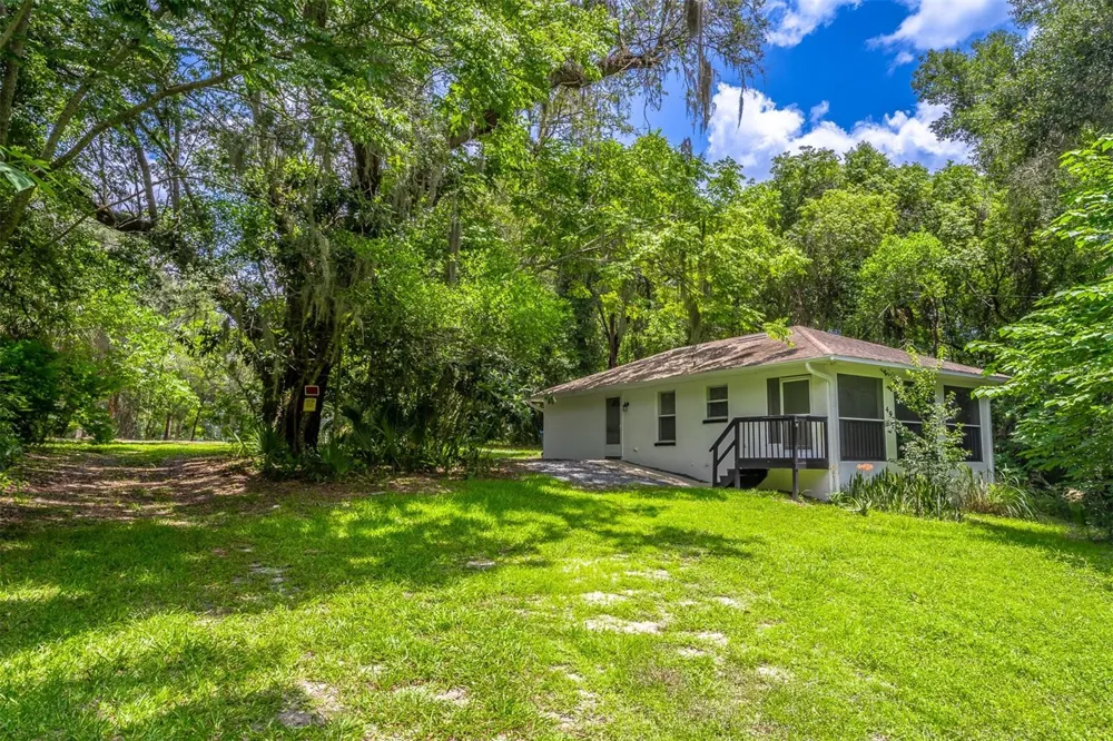 497 W BERESFORD ROAD Deland, FL 32720