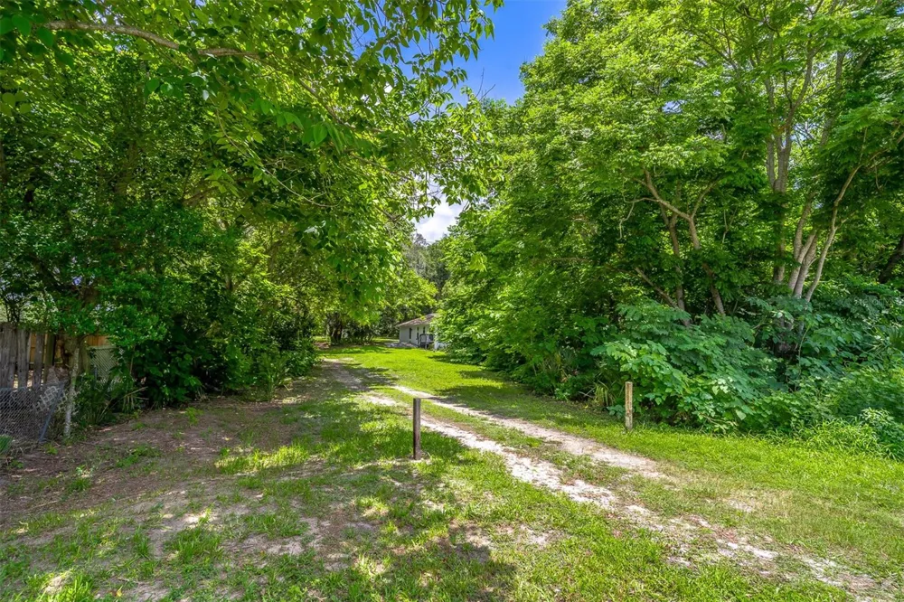 497 W BERESFORD ROAD Deland, FL 32720
