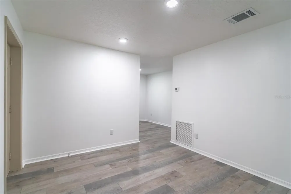497 W BERESFORD ROAD Deland, FL 32720