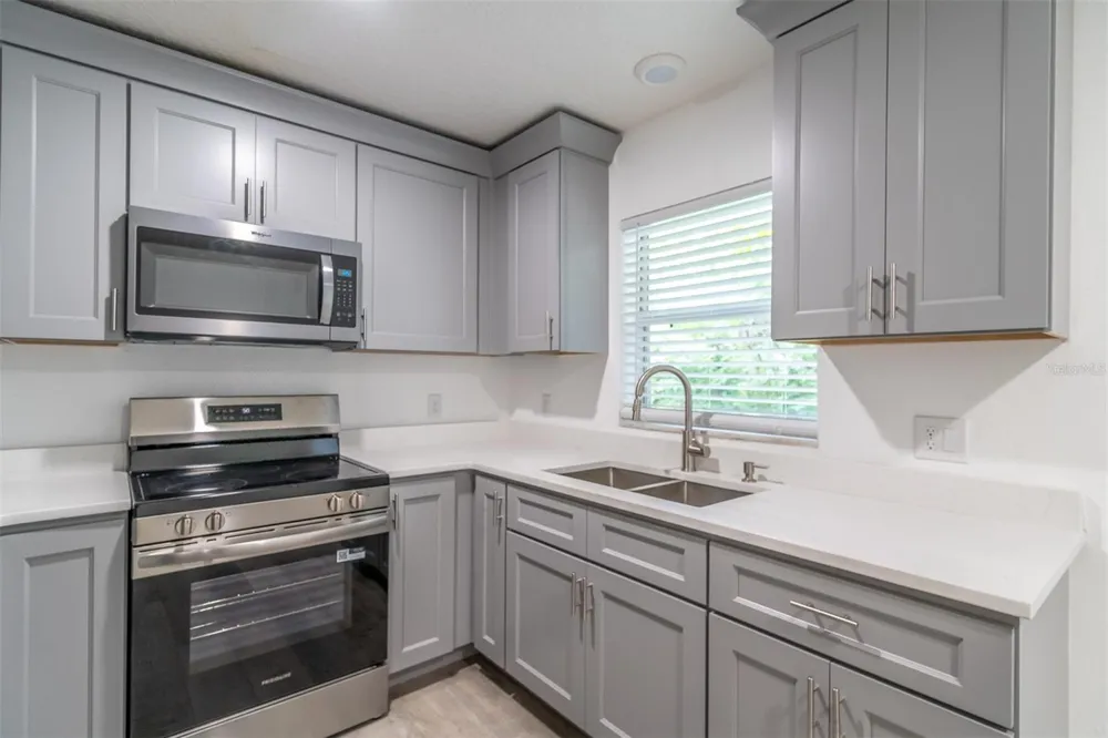 497 W BERESFORD ROAD Deland, FL 32720