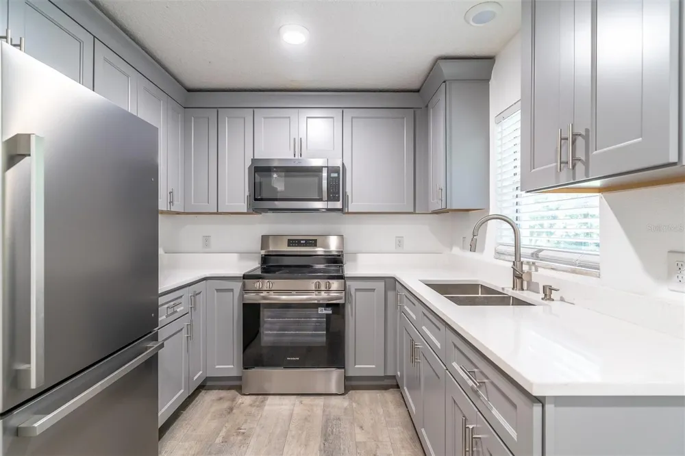 497 W BERESFORD ROAD Deland, FL 32720