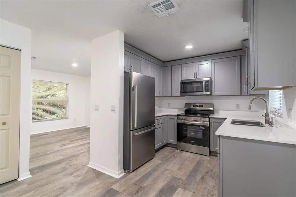 497 W BERESFORD ROAD Deland, FL 32720
