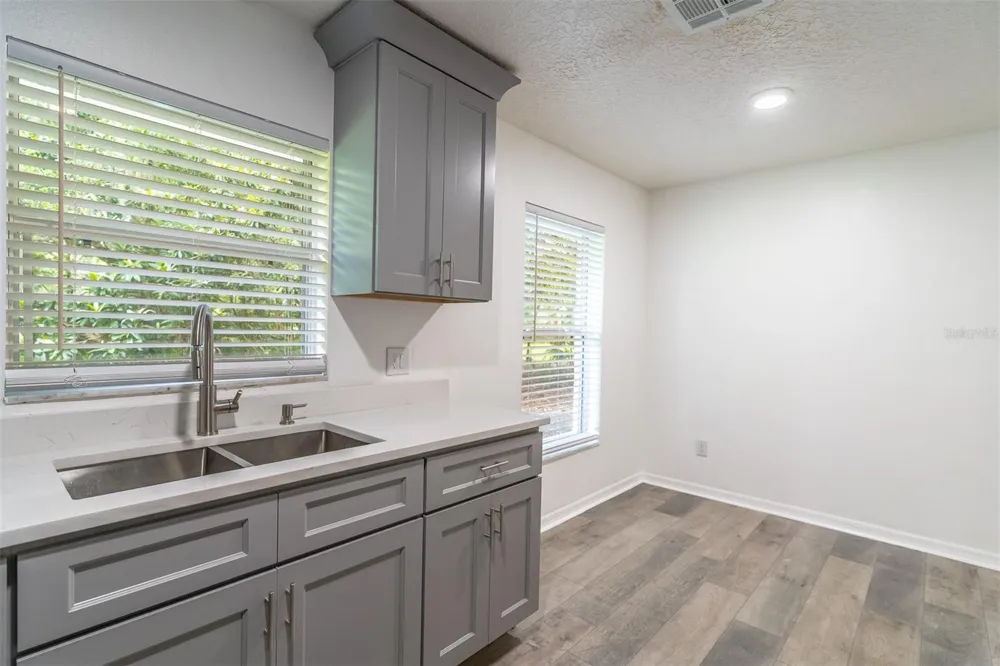497 W BERESFORD ROAD Deland, FL 32720