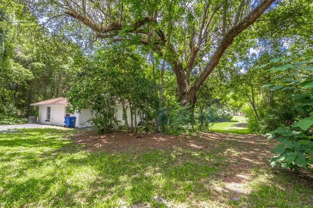 497 W BERESFORD ROAD Deland, FL 32720