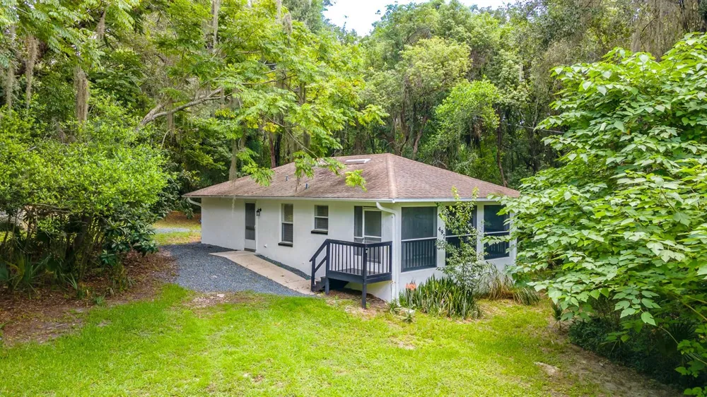 497 W BERESFORD ROAD Deland, FL 32720