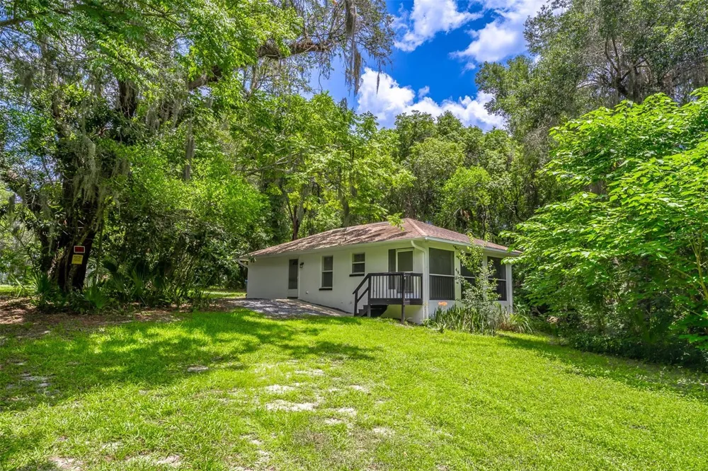 497 W BERESFORD ROAD Deland, FL 32720