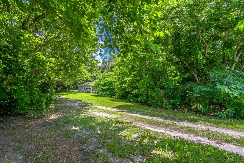 497 W BERESFORD ROAD Deland, FL 32720
