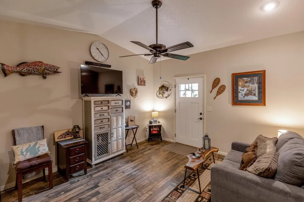 5870 Fledgling Way Drive NW Walker, MN 56484