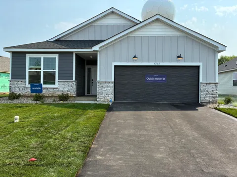 5202 Long Pointe Bay