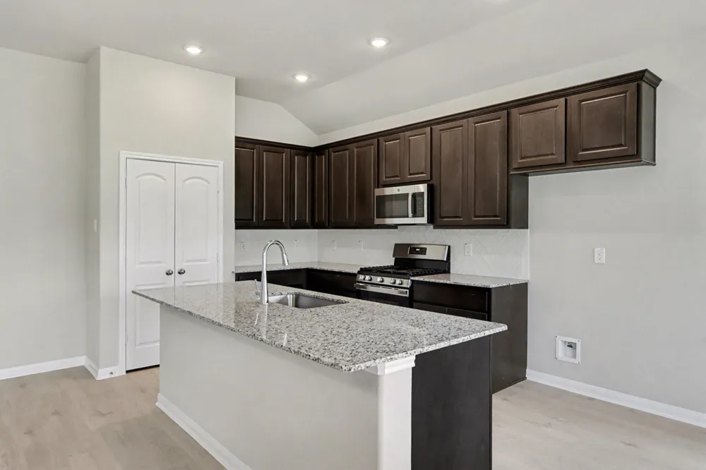 414 Wellshire Drive West Columbia, TX 77486