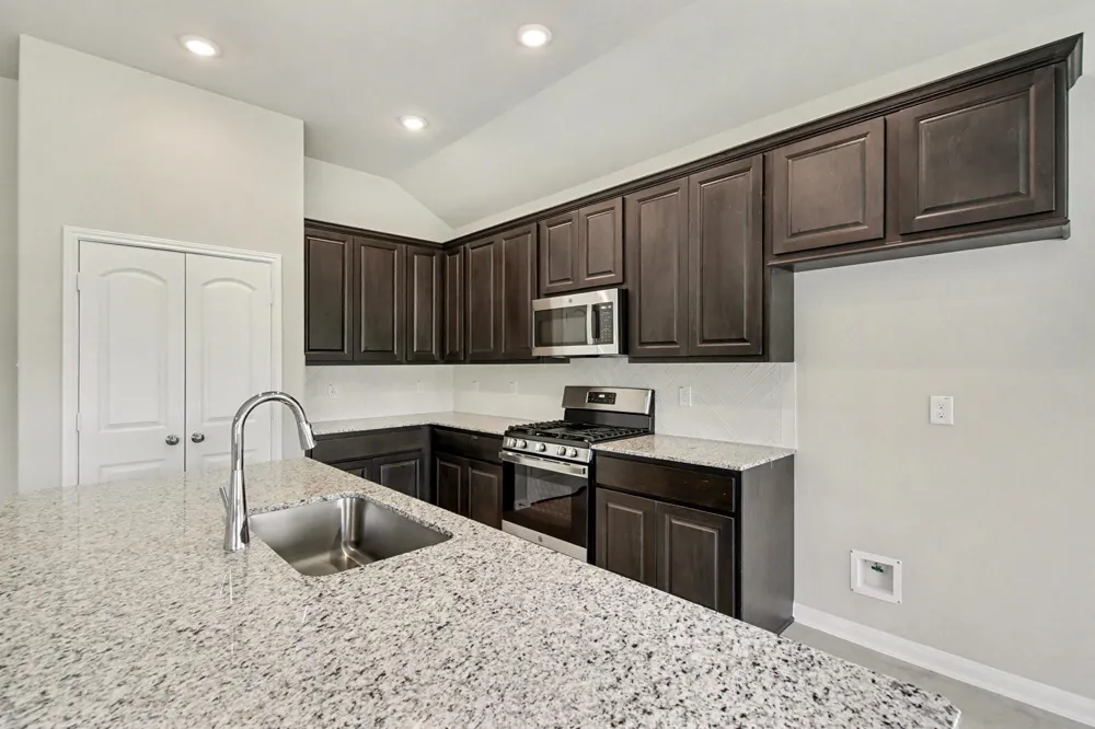 414 Wellshire Drive West Columbia, TX 77486