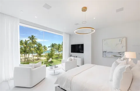 Ocean Drive FOUR SEASONS PRIVATE RESIDENCES #6401