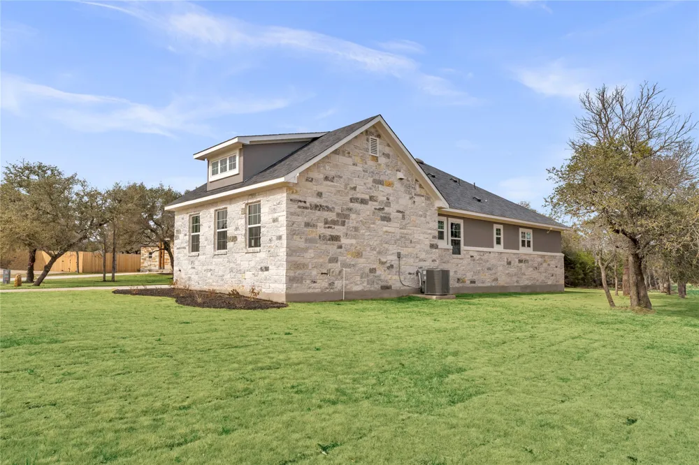 108 Double Circle Burnet, TX 78611