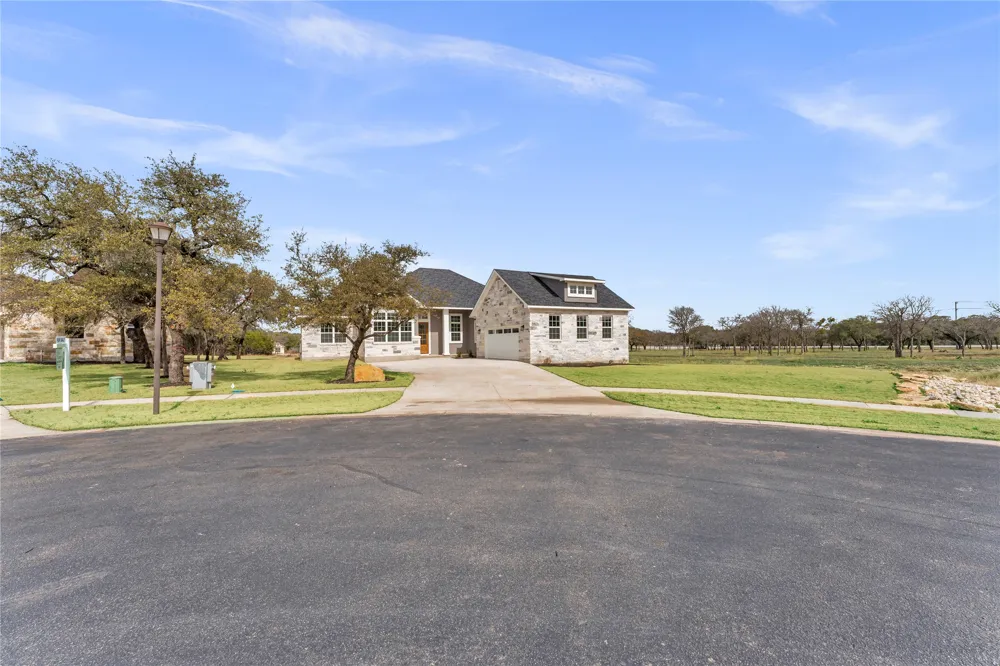 108 Double Circle Burnet, TX 78611