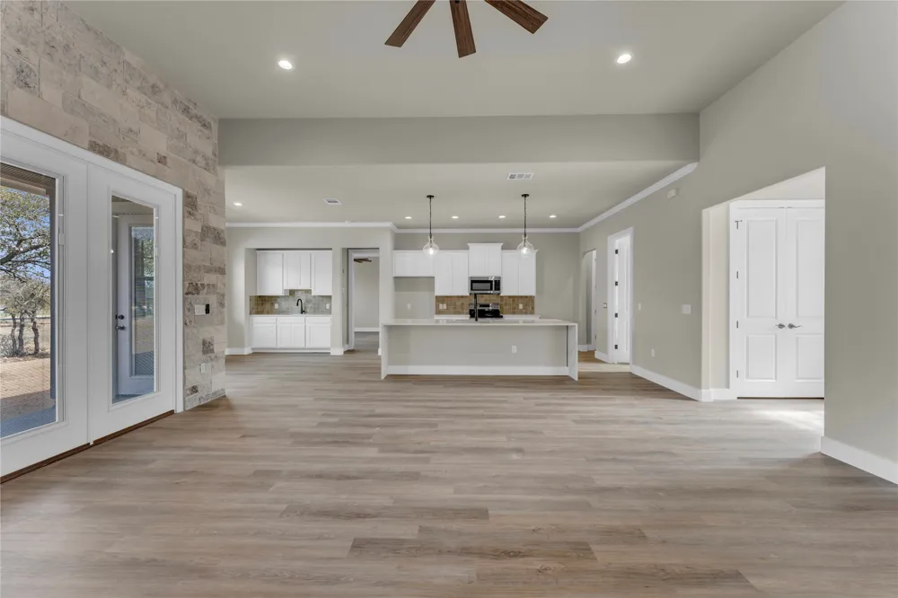 108 Double Circle Burnet, TX 78611