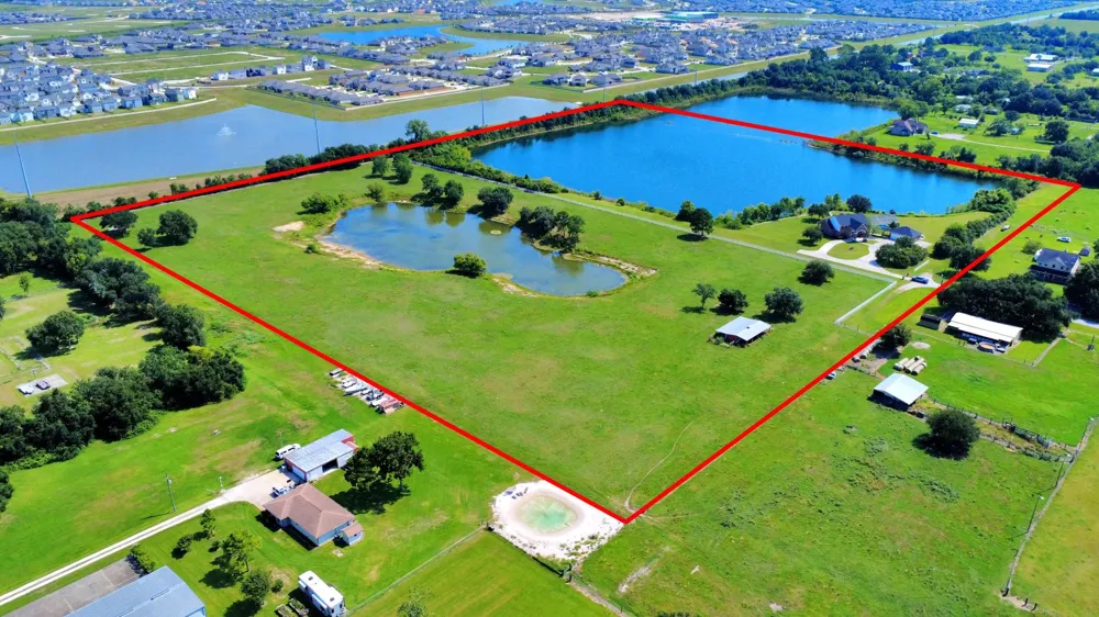 3237 Avenue G 1/2 Santa Fe, TX 77510