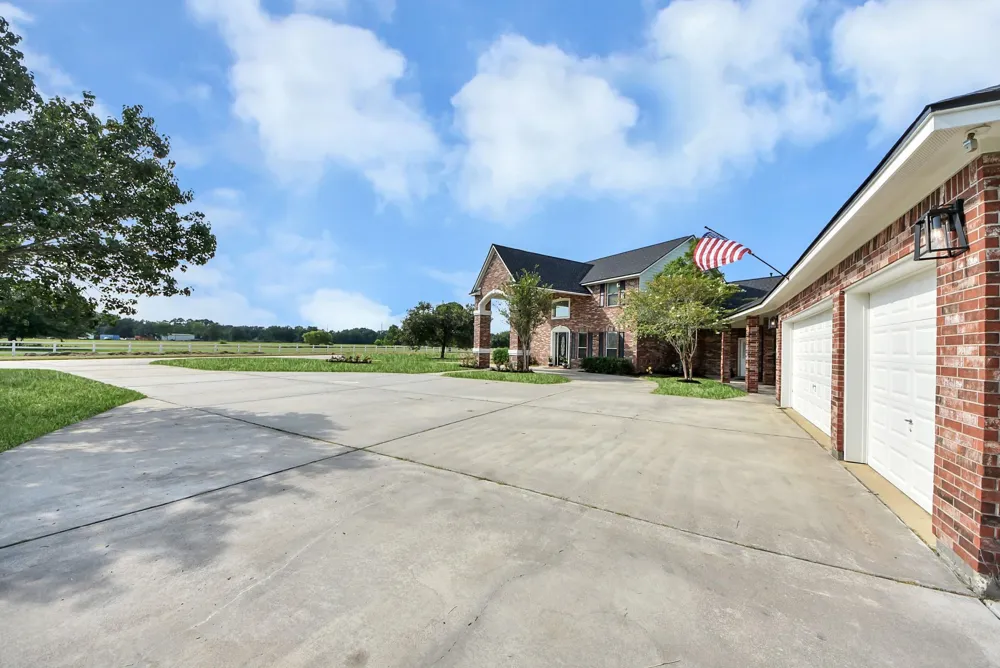 3237 Avenue G 1/2 Santa Fe, TX 77510