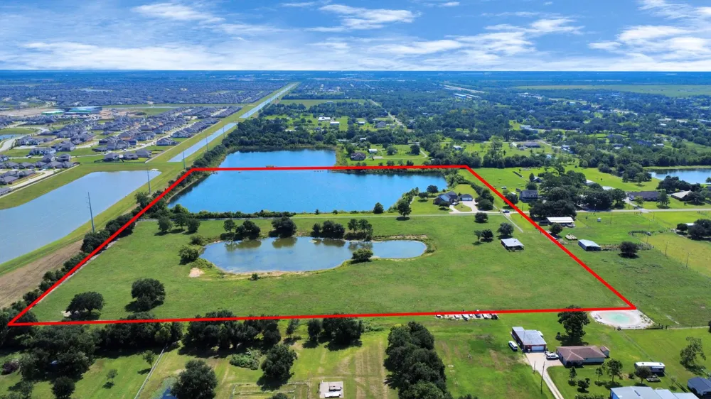 3237 Avenue G 1/2 Santa Fe, TX 77510