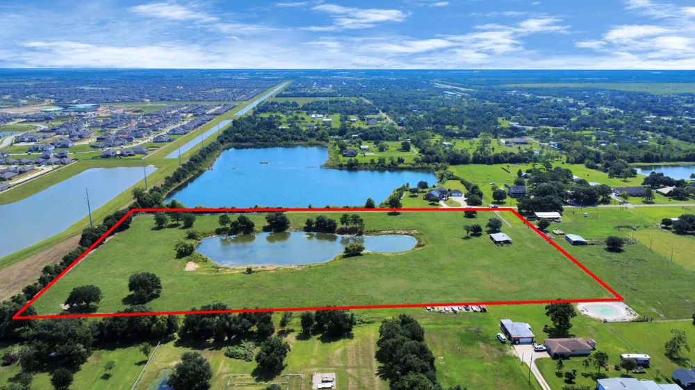 3237 Avenue G 1/2 Santa Fe, TX 77510