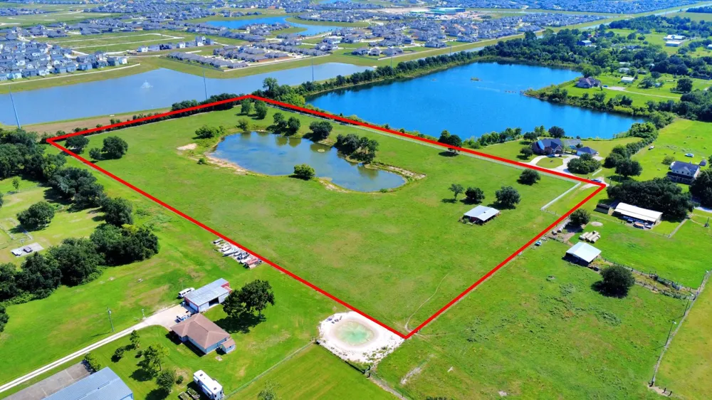 3237 Avenue G 1/2 Santa Fe, TX 77510