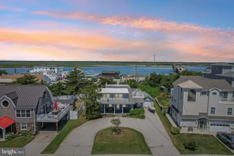 100 COMMONWEALTH AVENUE