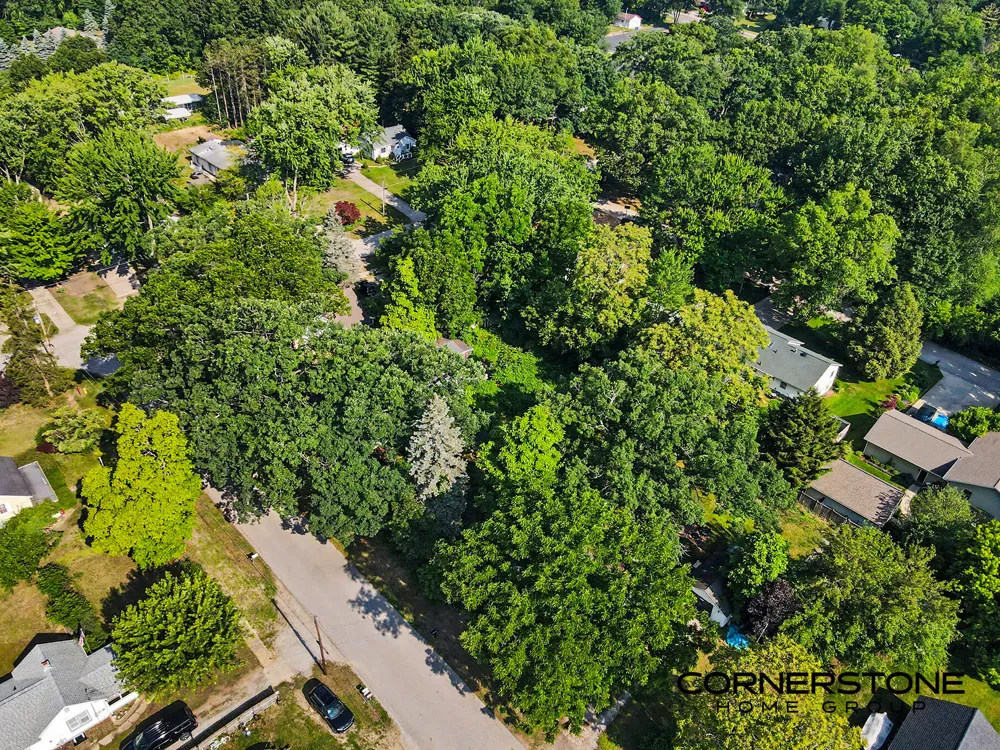 410 Peach Street Fruitport, MI 49415