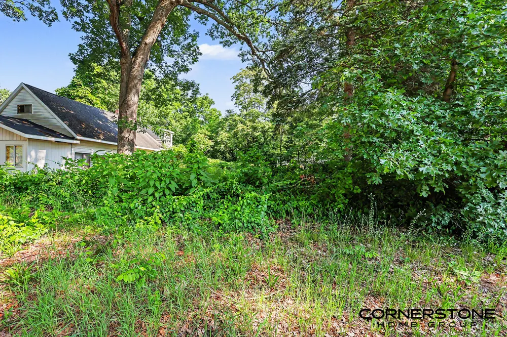 410 Peach Street Fruitport, MI 49415