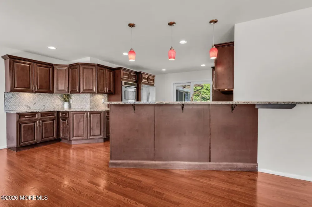 77 Schwinn Drive Clark, NJ 07066