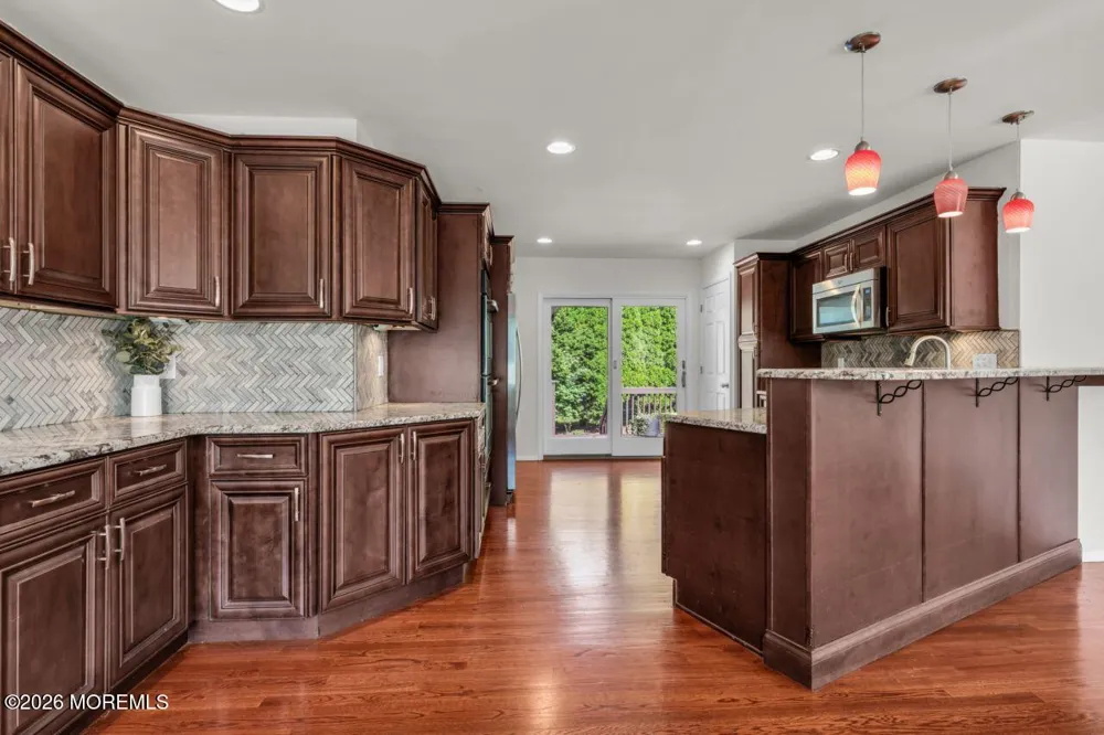 77 Schwinn Drive Clark, NJ 07066