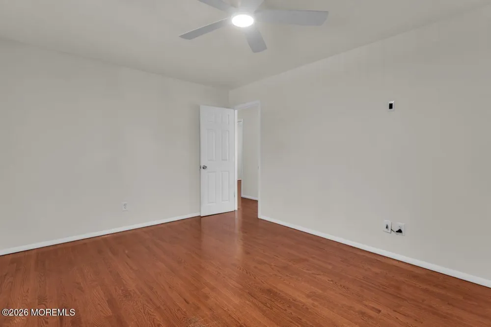 77 Schwinn Drive Clark, NJ 07066
