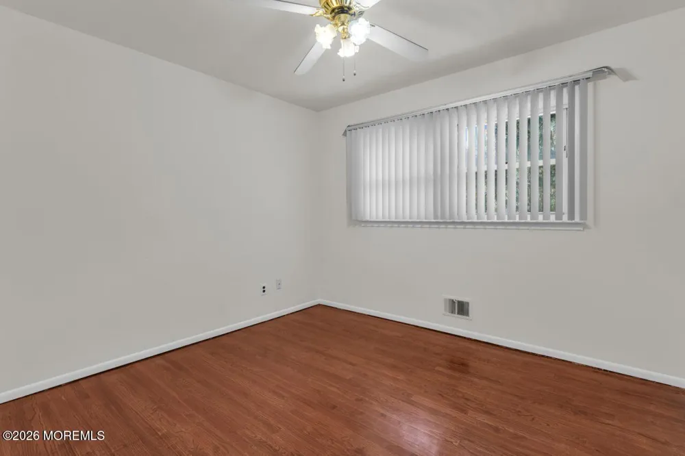 77 Schwinn Drive Clark, NJ 07066