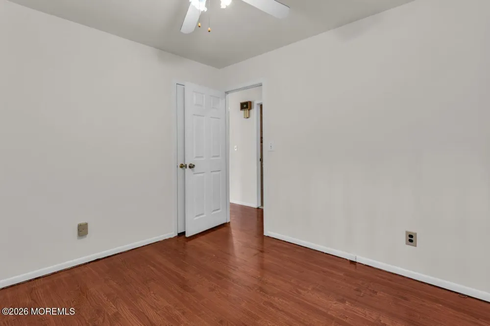 77 Schwinn Drive Clark, NJ 07066