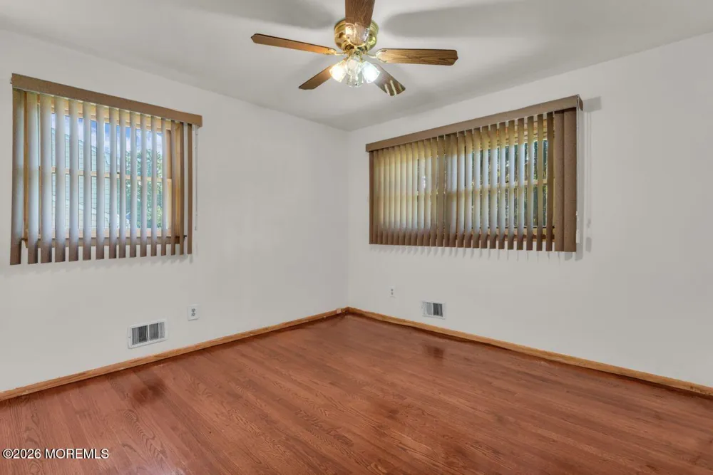77 Schwinn Drive Clark, NJ 07066