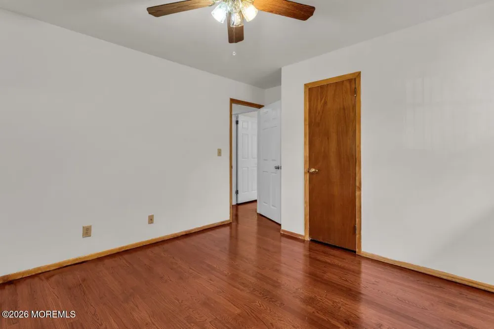 77 Schwinn Drive Clark, NJ 07066