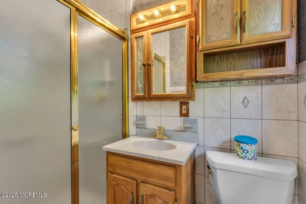 77 Schwinn Drive Clark, NJ 07066