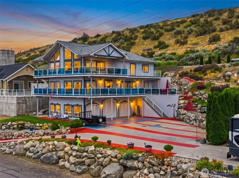 380 Entiat Place