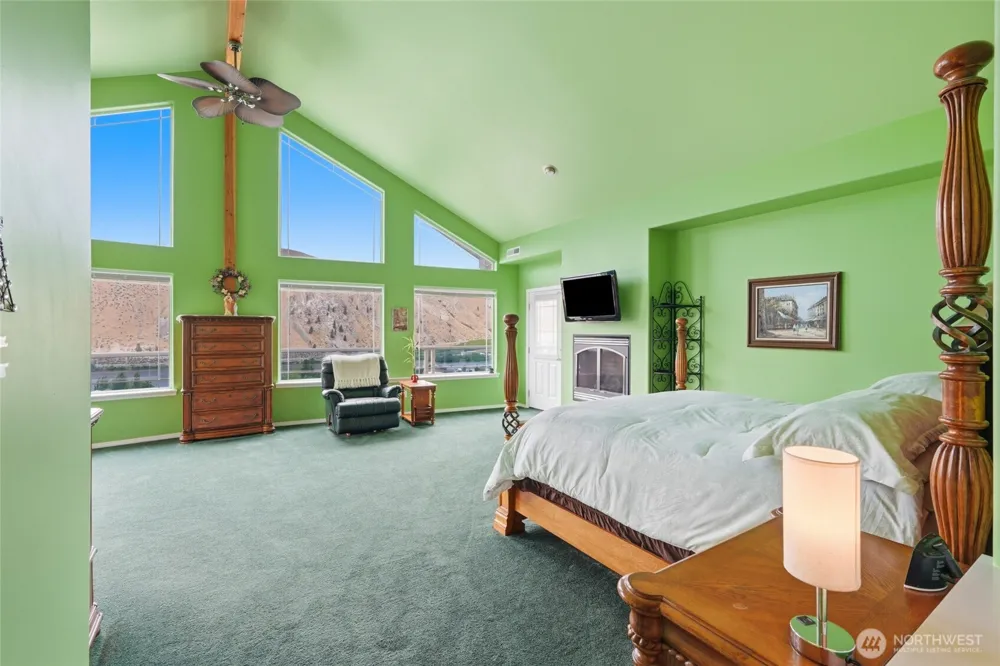 380 Entiat Place Orondo, WA 98843