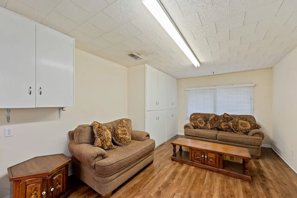 3644 W State Highway 71 Highway La Grange, TX 78945