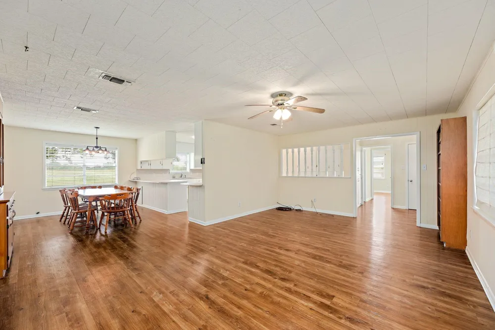 3644 W State Highway 71 Highway La Grange, TX 78945