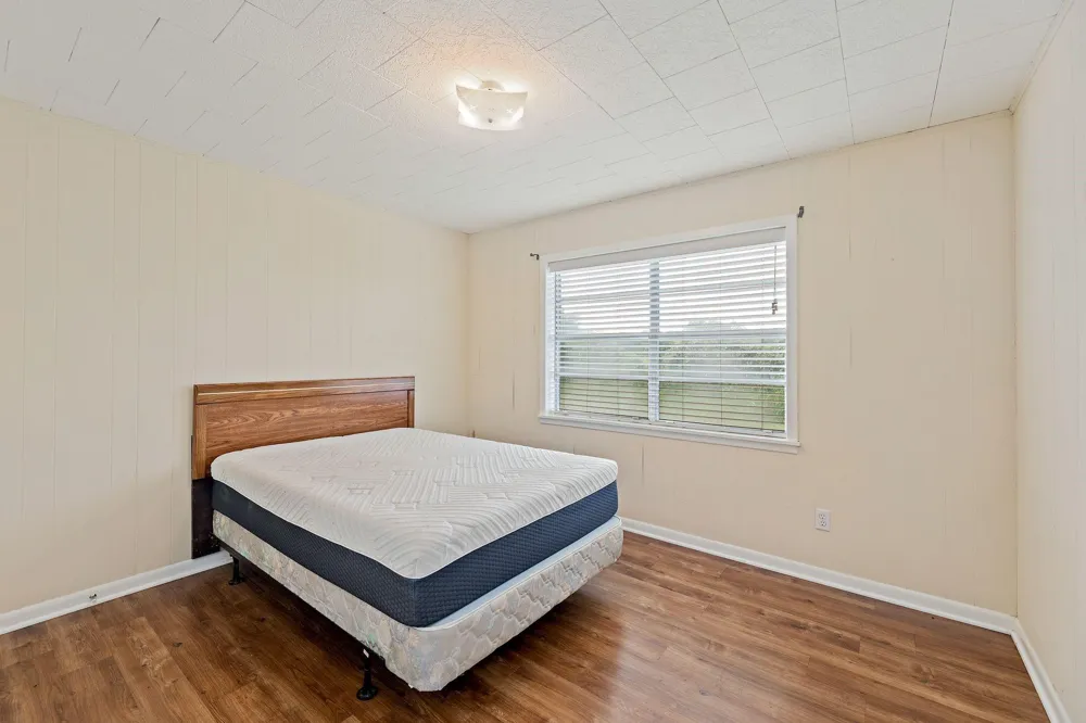 3644 W State Highway 71 Highway La Grange, TX 78945