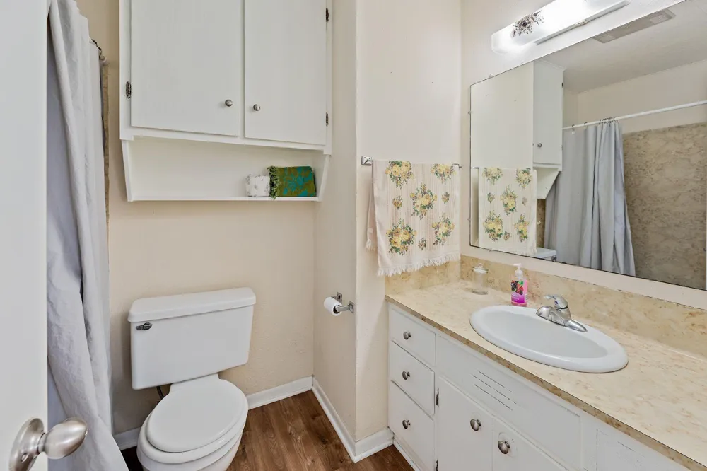 3644 W State Highway 71 Highway La Grange, TX 78945