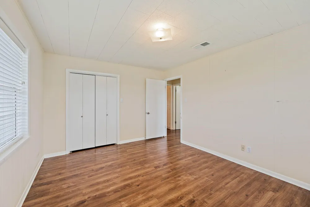 3644 W State Highway 71 Highway La Grange, TX 78945