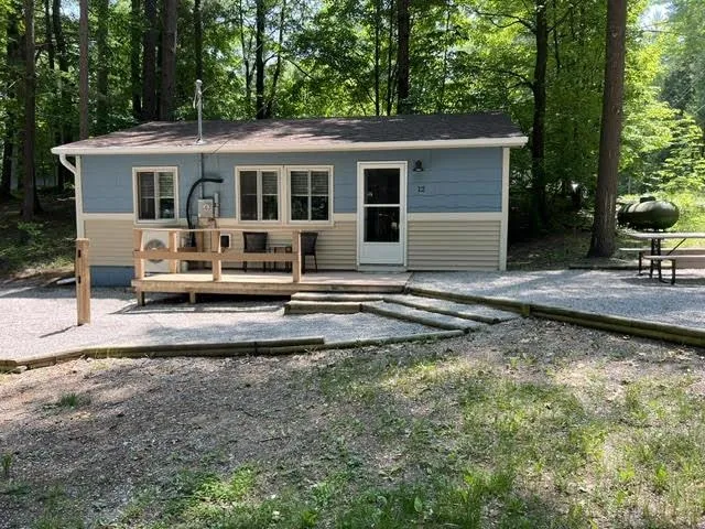 2341 Lake View Avenue East Bay Township, MI 49696