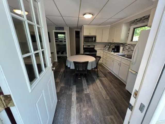 2341 Lake View Avenue East Bay Township, MI 49696